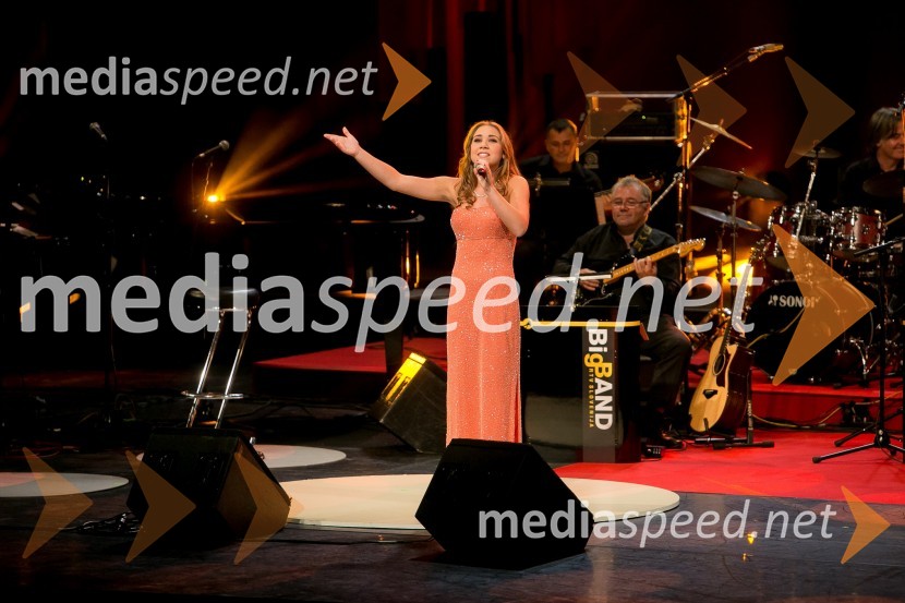  Viviana Kukar, pevkaDobrodelni koncert Rdečega križa Slovenije