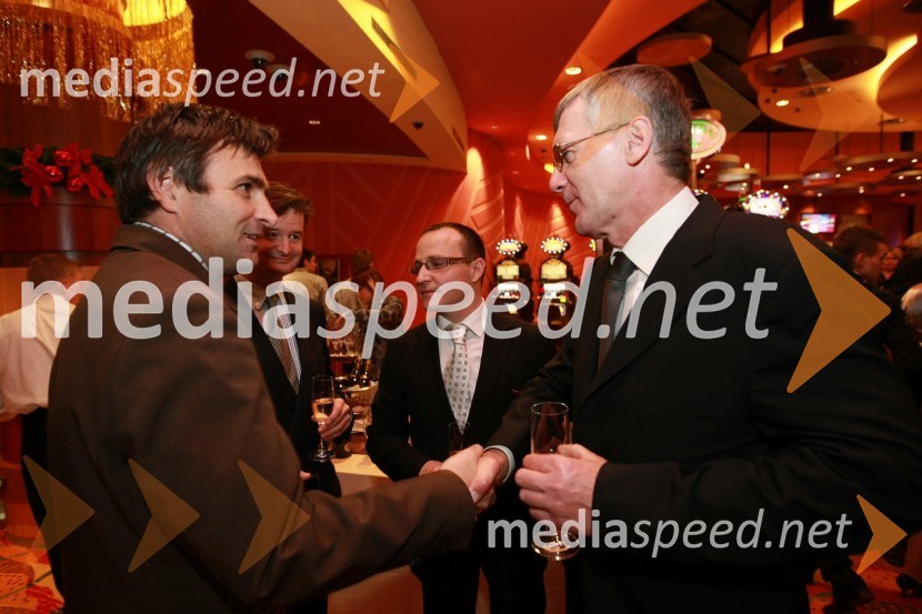 Igor Podgrajšek, predsednik uprave Casino Maribor, Gregor Jeza, predsednik uprave Hit Šentilj d.d. in mag. Niko Trošt, predsednik uprave Hit d.d.  	Otvoritev igralniško zabaviščnega centra Mond v Šentilju