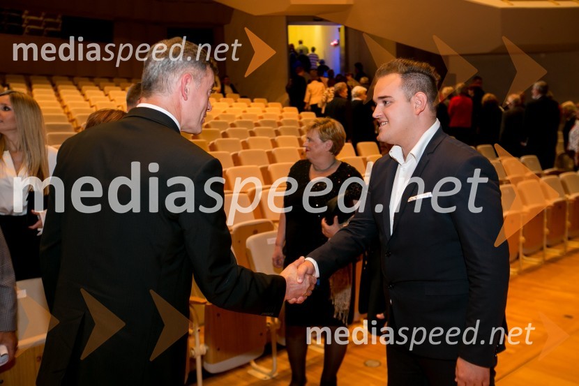  Žiga Lakner, pevecDobrodelni koncert Rdečega križa Slovenije