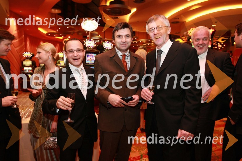 Gregor Jeza, predsednik uprave Hit Šentilj d.d., Igor Podgrajšek, predsednik uprave Casino Maribor in mag. Niko Trošt, predsednik uprave Hit d.d.  	Otvoritev igralniško zabaviščnega centra Mond v Šentilju