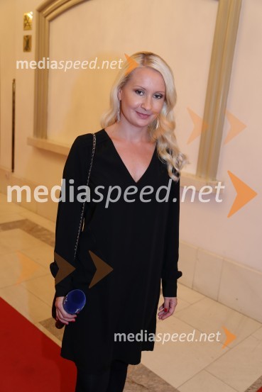  Tina Šrot, novinarka uredništva oddaj o kulturi na TVSTrije svetovni baletni ansambli, združeni v enem večeru