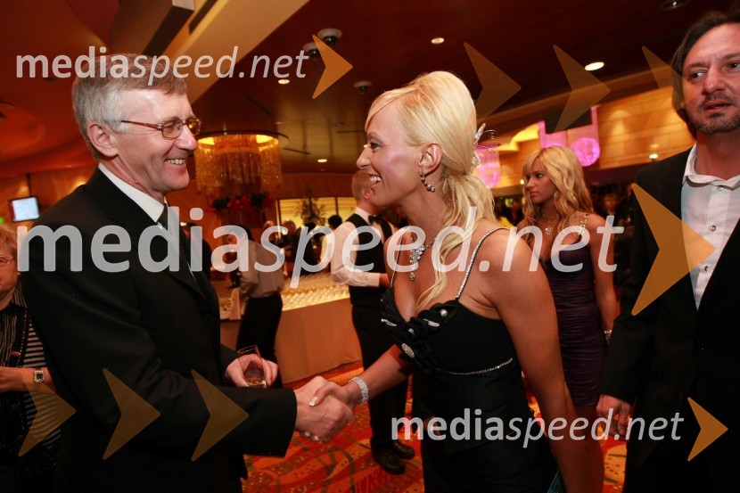 Mag. Niko Trošt, predsednik uprave Hit d.d. in Darja Lampret, članica uprave Casino MariborOtvoritev igralniško zabaviščnega centra Mond v Šentilju