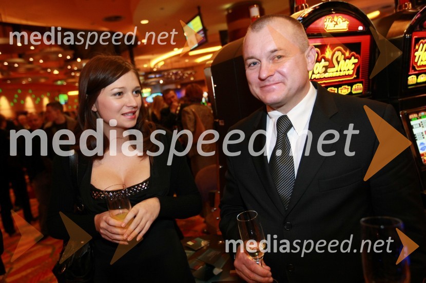 Alenka Šurlan, novinarka in voditeljica na RTS in Franc Kangler, župan MariboraOtvoritev igralniško zabaviščnega centra Mond v Šentilju