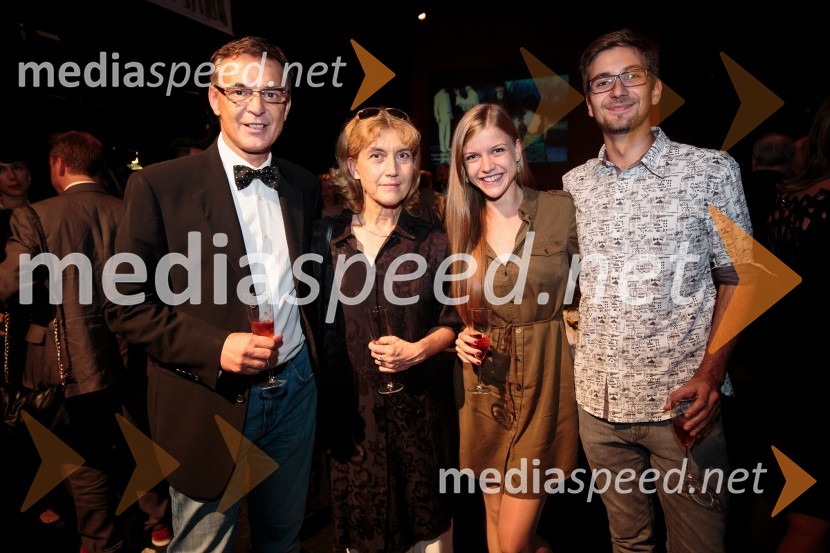   Igor  Samobor, igralec, direktor SNG Drama Ljubljana;  Barbara Hieng Samobor, direktorica MGL;  Ana  Samobor;  Sašo KuljarevićZaljubljenca, premiera predstave