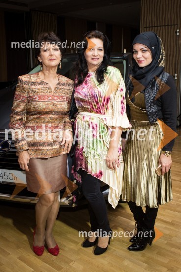  ... ;  Andreja Vidic, plisiranje tkanin;  ... Ljubljana Fashion Week  (LJFW), 1. dan