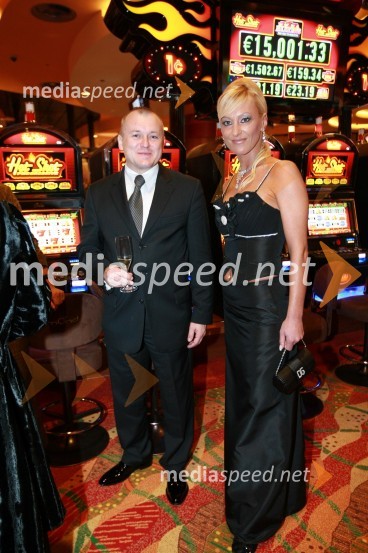 Darja Lampret, članica uprave Casino Maribor in Franc Kangler, župan MariboraOtvoritev igralniško zabaviščnega centra Mond v Šentilju