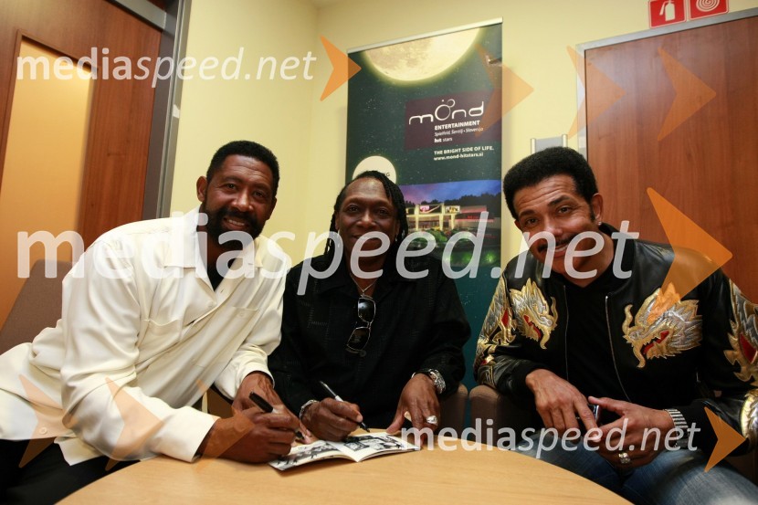 The CommodoresOtvoritev igralniško zabaviščnega centra Mond v Šentilju