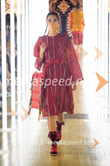 Modna kolekcija Tine GorkičLjubljana Fashion Week  (LJFW), 1. dan