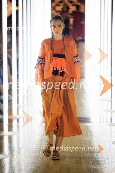 Modna kolekcija Tine GorkičLjubljana Fashion Week  (LJFW), 1. dan