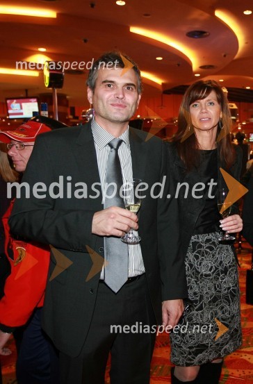 Marko Planinšec, član uprave KBM Infond z ženoOtvoritev igralniško zabaviščnega centra Mond v Šentilju