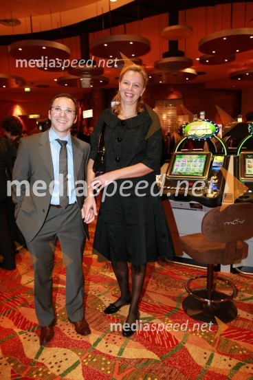 Tomaž Mihelin Ritlop, direktor projektov komunikacijske skupine SPEM in Suzana Mihelin Ritlop, direktorica raziskav in razvoja komunikacijske skupine SPEMOtvoritev igralniško zabaviščnega centra Mond v Šentilju