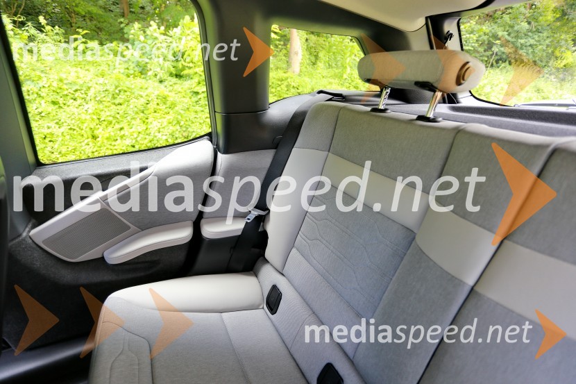 BMW i3 REX, zadaj je prostora za dva potnikaBMW i3 REX, mediaspeed test