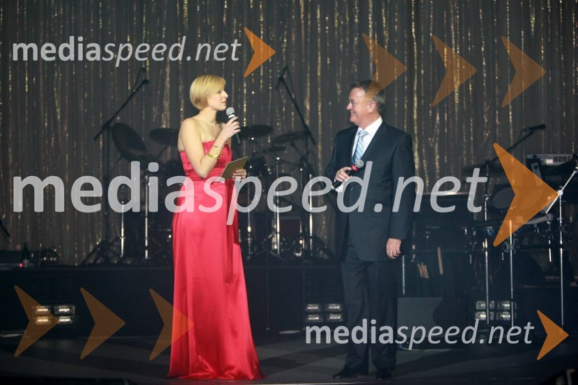 Anja Križnik Tomažin in Helmut Rodler, voditeljaOtvoritev igralniško zabaviščnega centra Mond v Šentilju