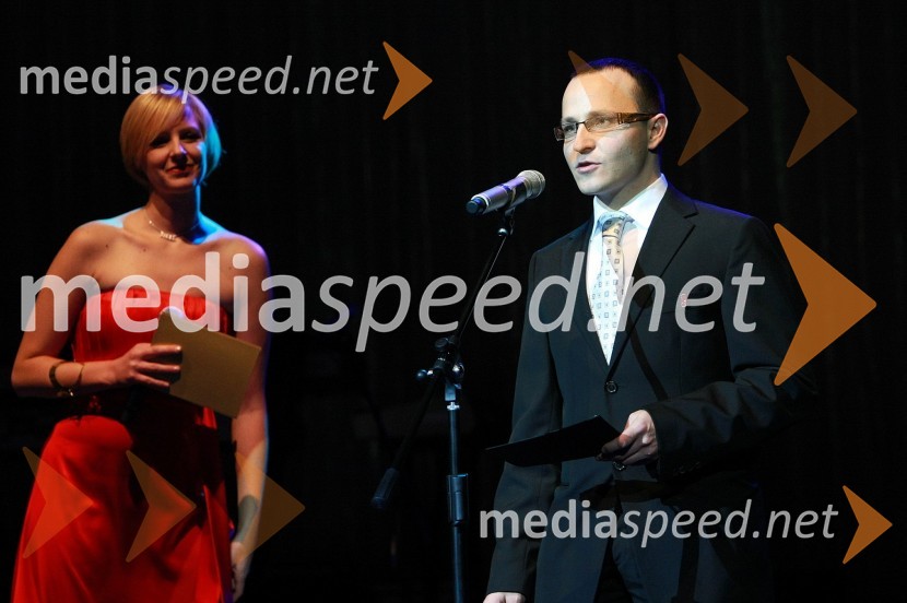 Anja Križnik Tomažin, voditeljica in Gregor Jeza, predsednik uprave Hit Šentilj d.d.Otvoritev igralniško zabaviščnega centra Mond v Šentilju