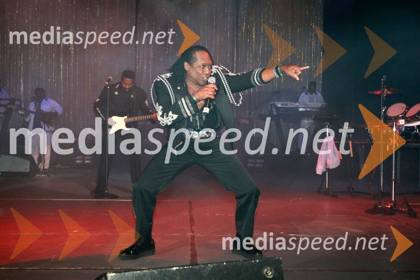 The CommodoresOtvoritev igralniško zabaviščnega centra Mond v Šentilju