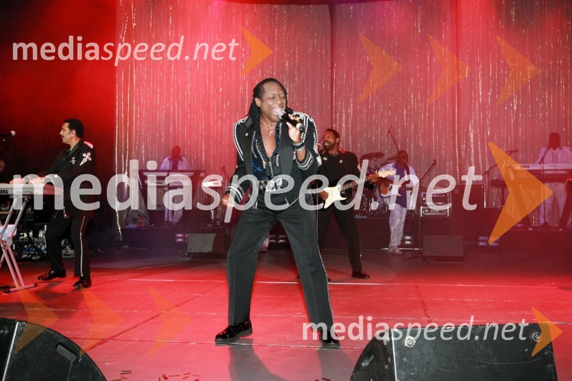 The CommodoresOtvoritev igralniško zabaviščnega centra Mond v Šentilju