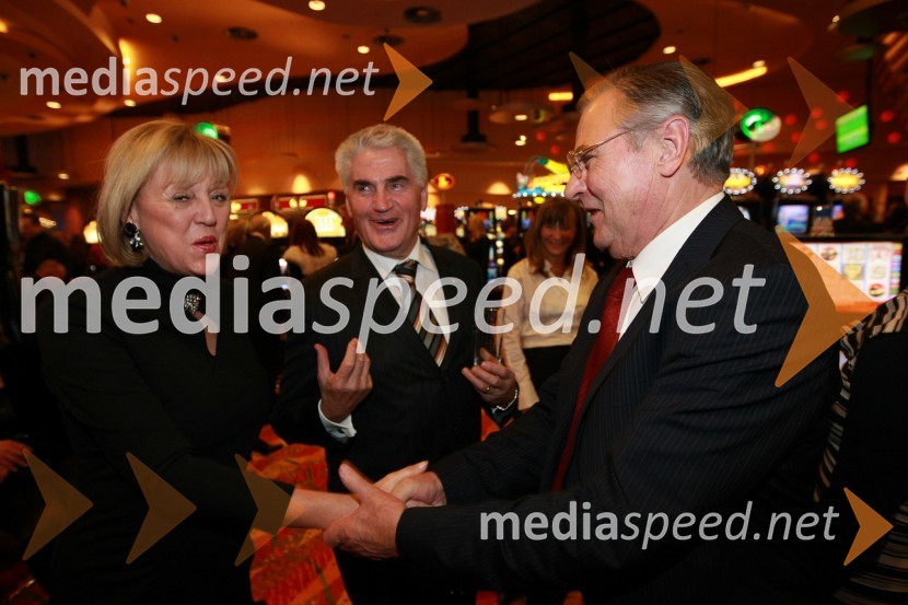 Dr. Ludvik Toplak, nekdanji rektor mariborske univerze z ženo Edito Benko Toplak in dr. Jože Glogovšek, mestni svetnik MOMOtvoritev igralniško zabaviščnega centra Mond v Šentilju