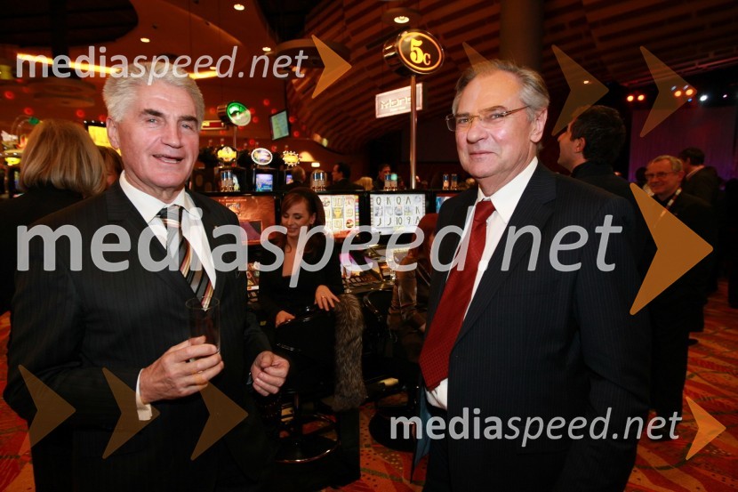 Dr. Ludvik Toplak, nekdanji rektor mariborske univerze in dr. Jože Glogovšek, mestni svetnik MOMOtvoritev igralniško zabaviščnega centra Mond v Šentilju