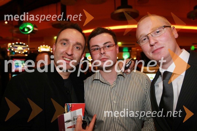 Borut Cvetko, fotograf, ... in Urban Lavrenčič, strokovni sodelavec za komuniciranje z javnostmi v Raiffeisen Banki d.d.Otvoritev igralniško zabaviščnega centra Mond v Šentilju