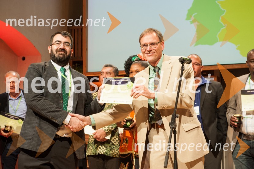  ... ;  Albert Salman, predsednik Green DestinationsRazglasitev najbolj trajnostno naravnanih destinacij Slovenije in sveta