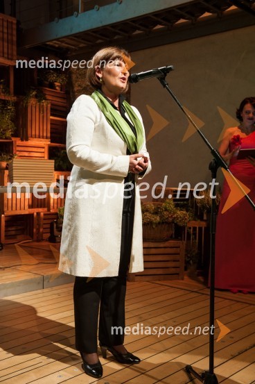  Eva Štravs Podlogar, državna sekretarka, ministrstvo za gospodarski razvoj in tehnologijoRazglasitev najbolj trajnostno naravnanih destinacij Slovenije in sveta