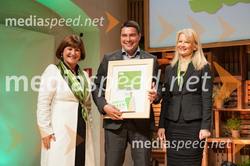  Eva Štravs Podlogar, državna sekretarka, ministrstvo za gospodarski razvoj in tehnologijo;  Peter Dermol, podžupan, MO Velenje; mag. Maja Pak Olaj, direktorica, Slovenska turistična organizacijaRazglasitev najbolj trajnostno naravnanih destinacij Slovenije in sveta