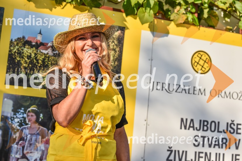  Nuša Derenda, pevkaZnani Slovenci na prvi trgatvi šipona, Jeruzalem Ormož