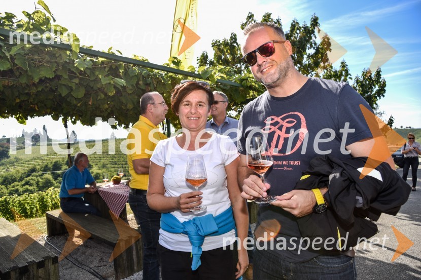  Nataša  Mršek, ZRS Bistra, Ptuj ;  Matija Brodnjak, ZRS Bistra, PtujZnani Slovenci na prvi trgatvi šipona, Jeruzalem Ormož