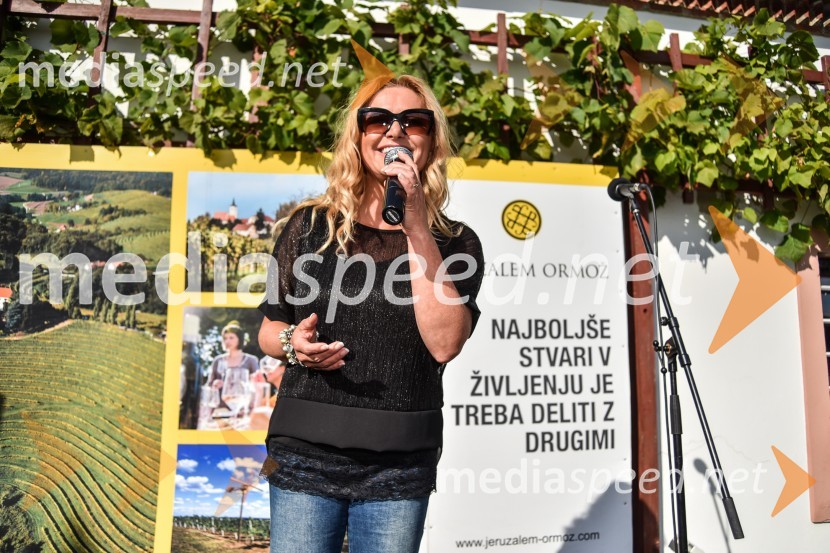  Nuša Derenda, pevkaZnani Slovenci na prvi trgatvi šipona, Jeruzalem Ormož