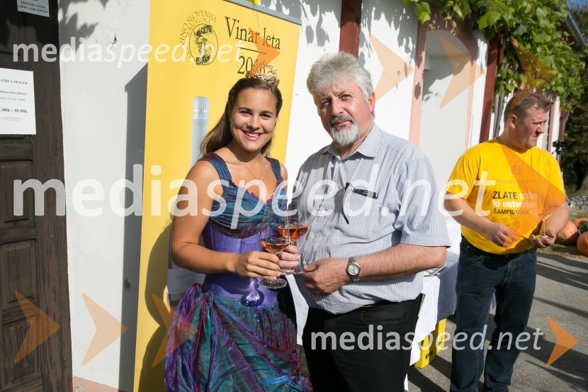  Sara Stadler, Vinska kraljica Slovenije 2016;  ... Znani Slovenci na prvi trgatvi šipona, Jeruzalem Ormož