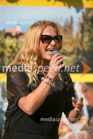  Nuša Derenda, pevkaZnani Slovenci na prvi trgatvi šipona, Jeruzalem Ormož