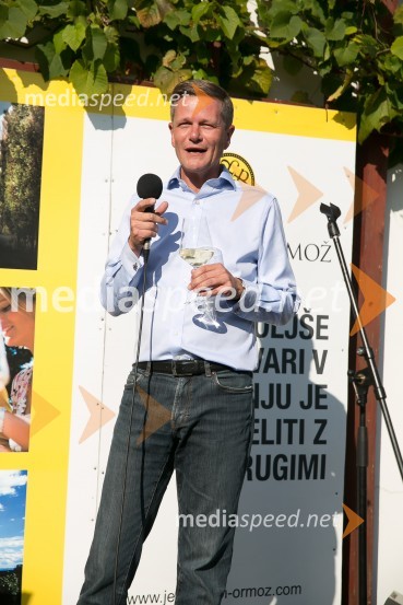  Jorn Pedersen, direktor skupine P&F Holding vinoZnani Slovenci na prvi trgatvi šipona, Jeruzalem Ormož