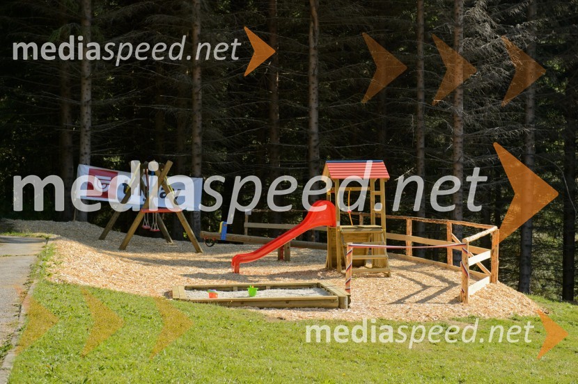 Otroško igrišče na KošenjakuOtvoritev otroškega igrišča na Košenjaku