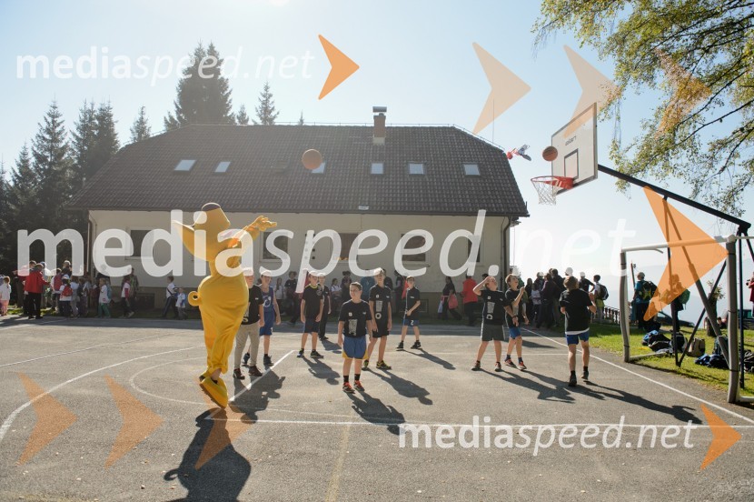 Otvoritev otroškega igrišča na Košenjaku