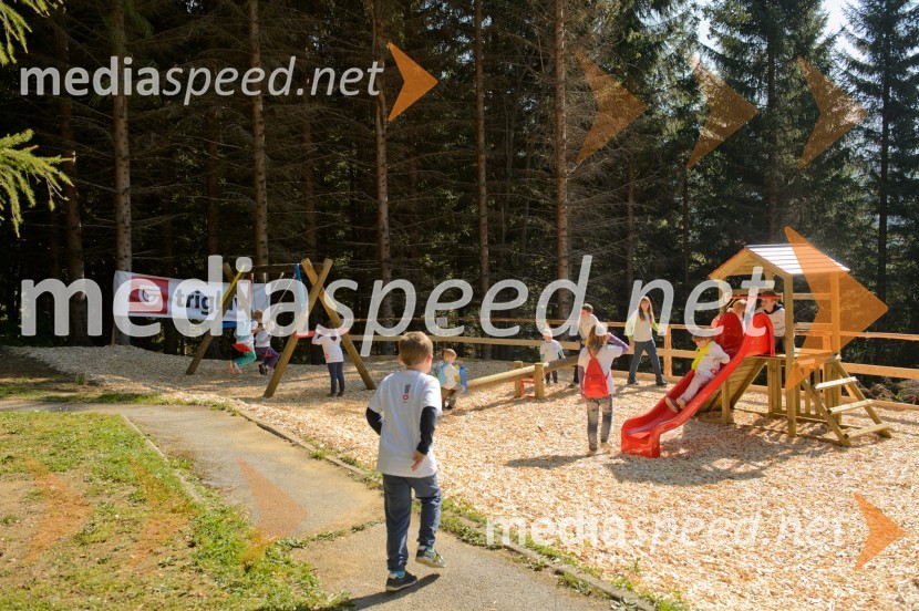 Otvoritev otroškega igrišča na Košenjaku
