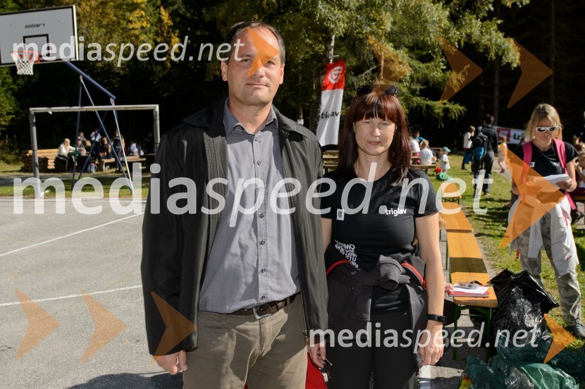  Anton Preskavec, podžupan občine Dravograd;  Tonja Vinkl, direktorica OE Slovenj Gradec Zavarovalnice TriglavOtvoritev otroškega igrišča na Košenjaku