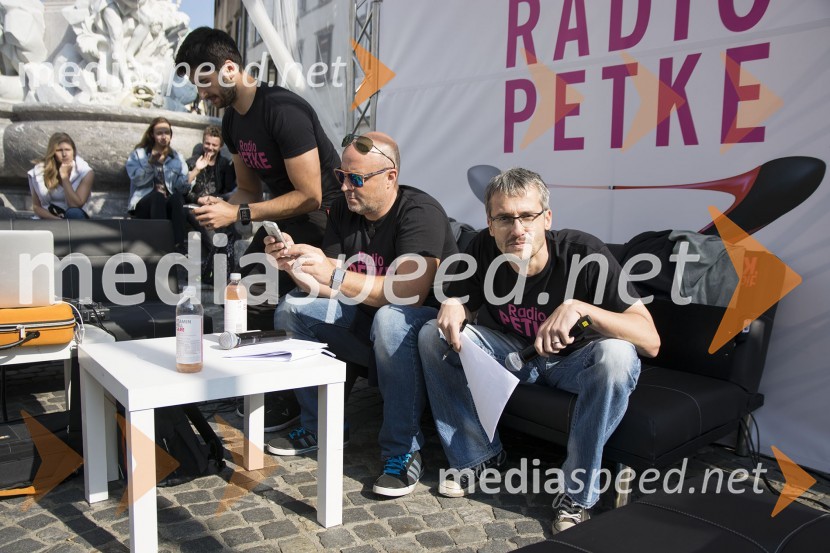  Tomaž Čop-Birko, glasbeni urednik, Radio 1;  Jean Frbežar, radijski voditelj10. Cosmopolitanov tek v petkah in 15. rojstni dan