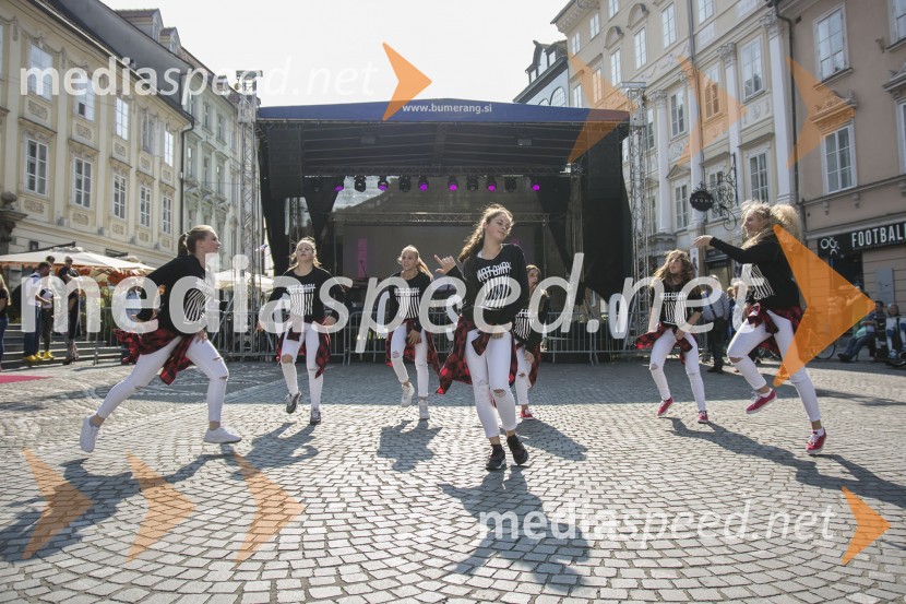 Plesna šola Libero10. Cosmopolitanov tek v petkah in 15. rojstni dan