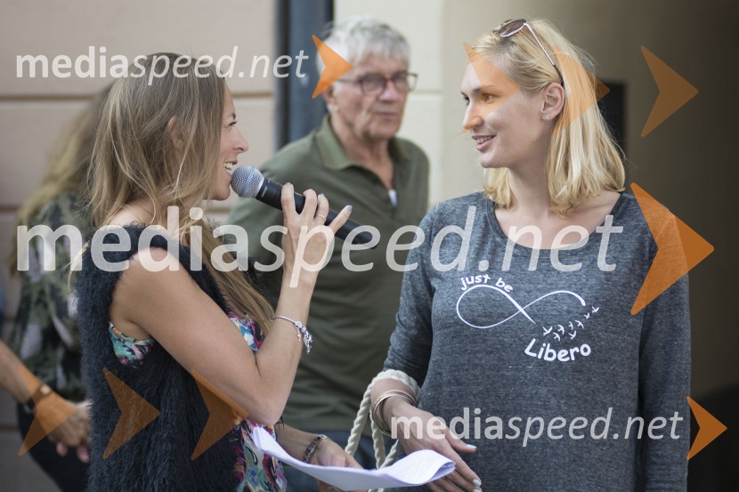  Azra Selimanović, televizijska voditeljica;  ... 10. Cosmopolitanov tek v petkah in 15. rojstni dan