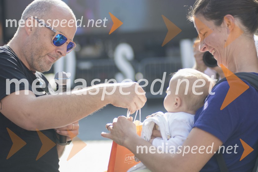  Tomaž Čop-Birko, glasbeni urednik, Radio 110. Cosmopolitanov tek v petkah in 15. rojstni dan