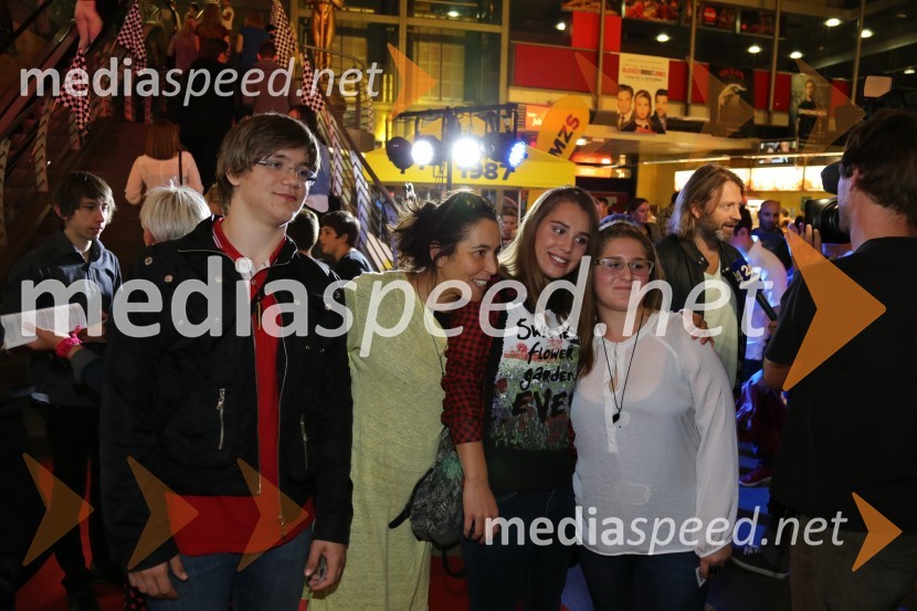  ... ;  Marjuta  Slamič, igralka;  Ylenia Mahnič, igralka;  ... Nika, premiera mladinskega filma v Koloseju Maribor