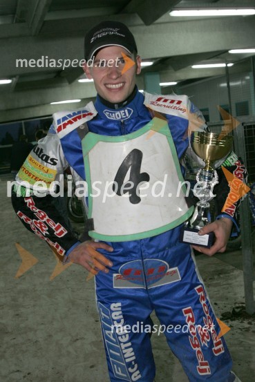 Matej Žagar, AMTK Ljubljana, ki je s številko 4 osvojil četrti zaporedni naslov državnega prvaka Slovenije med posameznikiSPEEDWAY, 7. dirka za DP