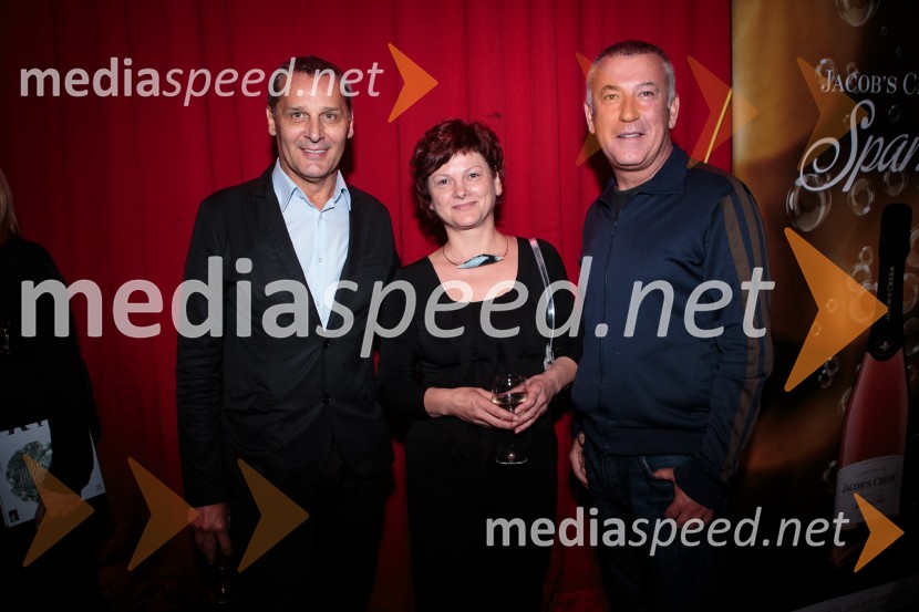  Danilo Rošker, direktor SNG Maribor;  ... ;  ... Disident Arnož in njegovi, premiera