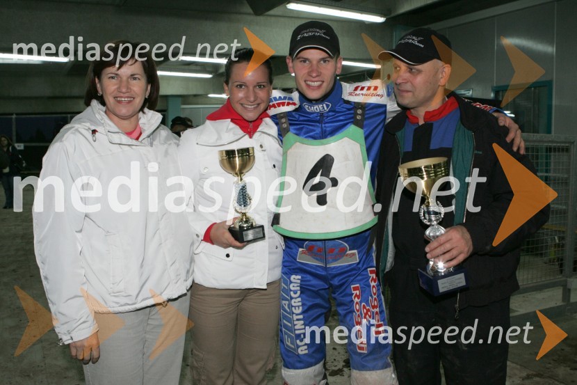 Matej Žagar, AMTK Ljubljana, njegova mama Martina, sestra Katarina in oče FranciSPEEDWAY, 7. dirka za DP