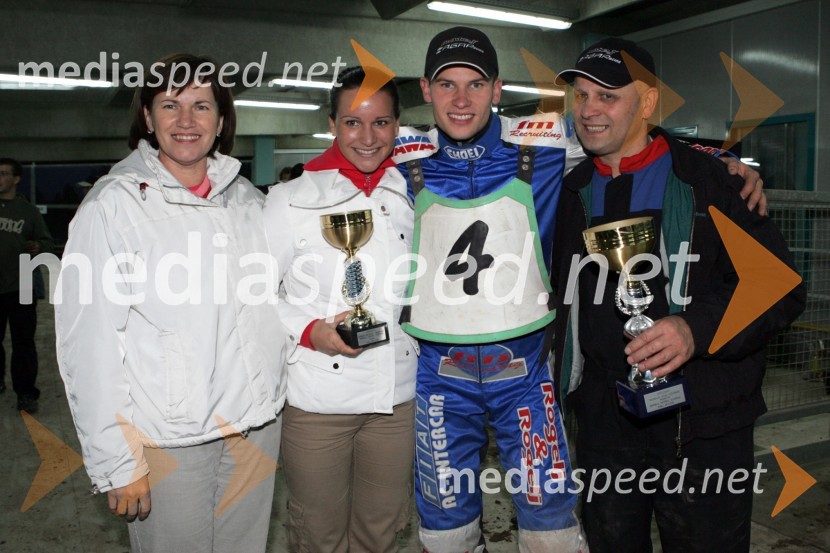 Matej Žagar, AMTK Ljubljana, njegova mama Martina, sestra Katarina in oče FranciSPEEDWAY, 7. dirka za DP