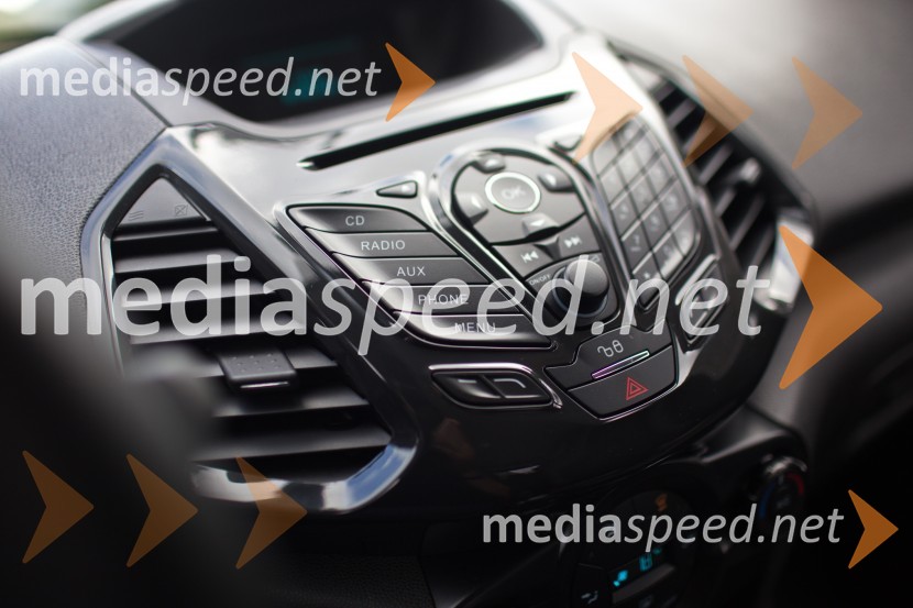 Ford EcoSport 1.0 EcoBoost Titanium, prepoznaven Fordov dizajnFord EcoSport 1.0 EcoBoost Titanium, mediaspeed test