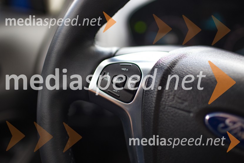 Ford EcoSport 1.0 EcoBoost Titanium, prostoročno telefoniranjeFord EcoSport 1.0 EcoBoost Titanium, mediaspeed test