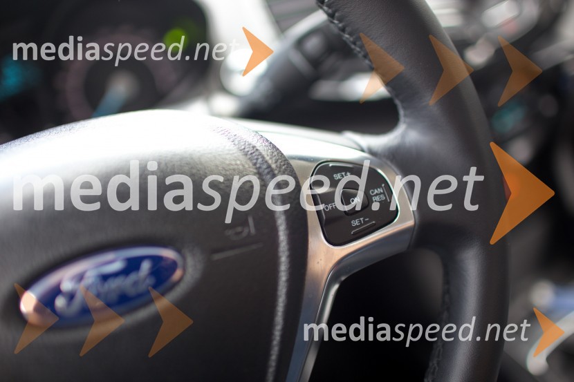 Ford EcoSport 1.0 EcoBoost Titanium, multifunkcijski volanFord EcoSport 1.0 EcoBoost Titanium, mediaspeed test