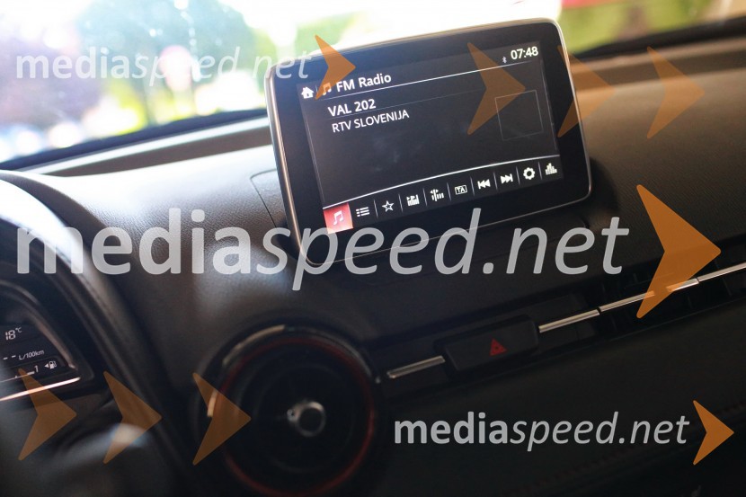Mazda CX-3 G120 Revolution, 7-palčni barvni zaslon&nbsp;Mazda CX-3 G120 Revolution, mediaspeed test