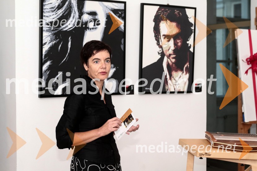 mag.  Bernarda Podlipnik, profesorica slovenščine in umetnostne zgodovine na Škofijski klasični gimnazijiOtvoritev slikarske razstave slik Marjana Platovška